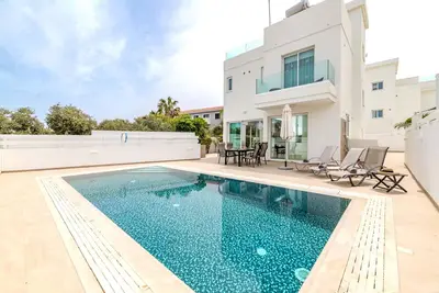 Green Bay Villa #14 - Modern Luxury Villa