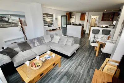 Image de Location de vacances à Bournemouth avec bain à remous et sauna