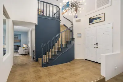 Image de La Playa: Beach Escape Lux Pool Home w / Sand Walking Distance to Festivals