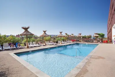 Image de Appartement Confortable à 5 Minutes de la Plage | Accès Sauna