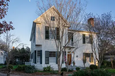 Image de Maison historique à Bastrop! Près d'Austin, du parc d'État de Bastrop et de Lost Pines Forrest!