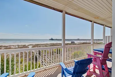 Image de Villa au premier étage avec vue sur la plage et l'océan depuis un balcon spacieux