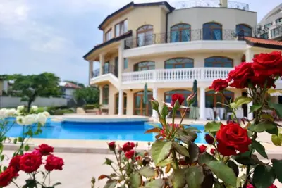 Image de Maison ensoleillée avec vue mer
