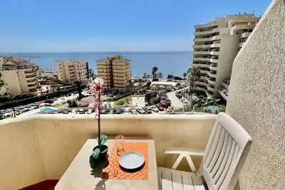 Image de Studio spacieux à Benalbeach avec vue sur la mer