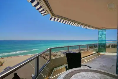 Image de Suite de Luxe Penthouse 4 chambres face à la mer