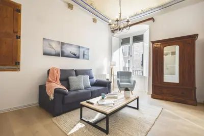 Image de Plaça del Vi - Location de vacances à Gérone | Bravissimo