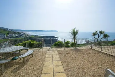 Image de Cliff House - peut accueillir 6 personnes dans 3 chambres