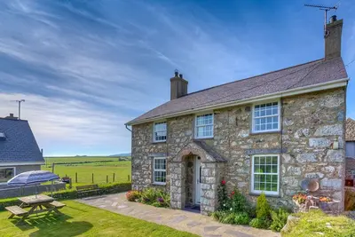 Image de Llawrdref Bellaf Self Catering Farmhouse