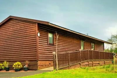 Image de SkyeView - Hot Tub Lodge, sur Felmoor Park, Northumberland for 6, Dog Friendly