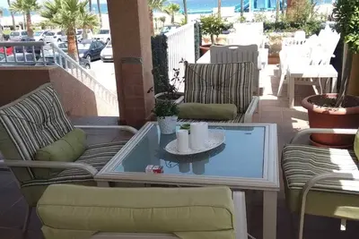 Image de Semi-detached house on the beachfront