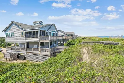 Sanderling Fantasea - Oceanfront, Duck, 4 Br / 3. 5ba - Southern Shores Realty