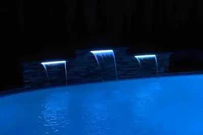 Image de Maison de luxe neutre en carbone avec piscine