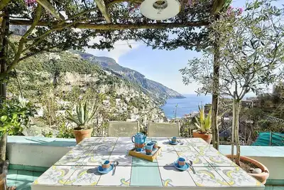 Image de Villa Dolce: A characteristic apartment which faces the sun and the sea.