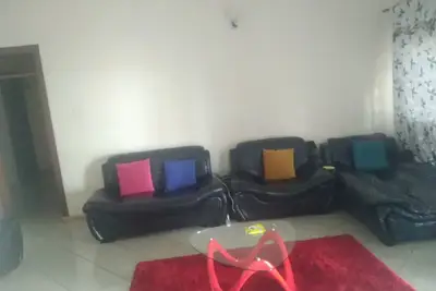 Image de Appartement avec vue large, Wi-Fi, chambre spacieuse, près de la route principale et du country club.