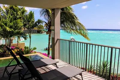 Image de Luxury Waterfront Condo- Amazing views! !
