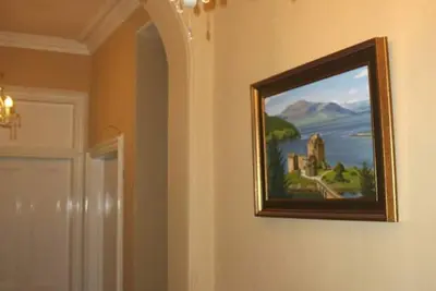 Image de Superbe appartement de 5 chambres au dernier étage dans un immeuble traditionnel d'Édimbourg.