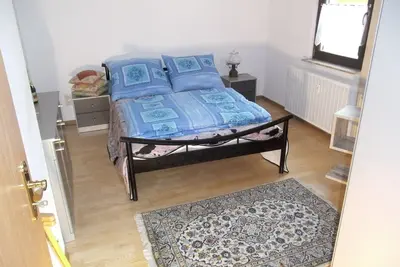 Image de Chambre double confortable n ° 1 avec cuisine, salle de bains et douche