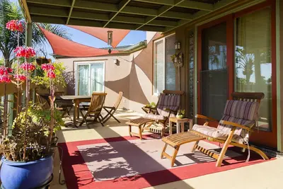 Image de L'Hacienda de la lagune de Carlsbad! 4 chambres 4 salles de bain, à quelques pas de la lagune!