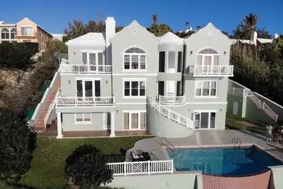 Image de Luxueuse maison 4 chambres Oceanside avec piscine