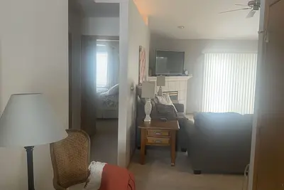 Image de Condo, près de l'hôpital et de l'épicerie