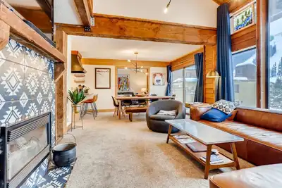 Image de Chalet de ski moderne de montagne