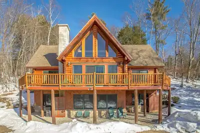 Image de Nouvelle inscription - Belle cabane en rondins spacieuse et personnalisée.