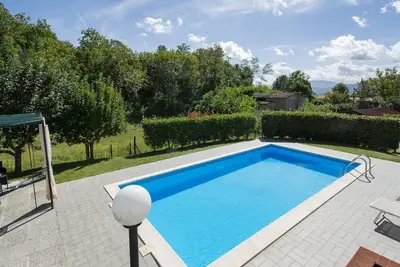 Image de Belle maison de vacances privée pour 7 personnes avec Wifi, piscine privée, Tv et patio