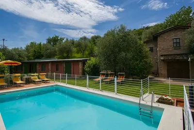 Image de Maison de vacances privée avec piscine privée, climatisation, bain à remous, internet, Tv, patio