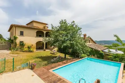 Image de Magnifique maison de vacances privée avec piscine privée, Wifi, terrasse, animaux admis et parking