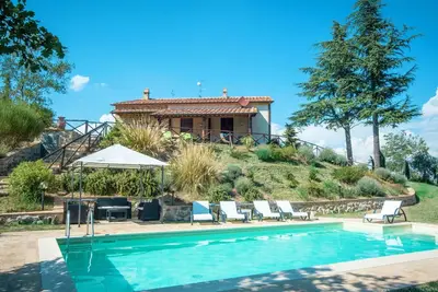Image de Maison de vacances privée avec Wifi, piscine privée, bain à remous, Tv, patio, vue panoramique