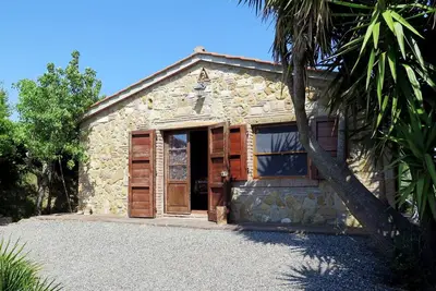 Image de Merveilleuse maison de vacances privée pour 4 personnes avec Wifi, terrasse et animaux admis