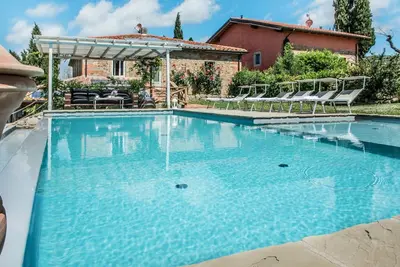 Image de Belle maison de vacances privée avec Wifi, piscine privée, climatisation, Tv, patio, parking