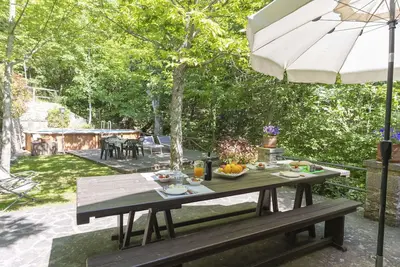Image de Belle maison de vacances privée pour 4 personnes avec piscine privée, Tv, patio et animaux admis