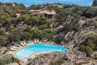 Image de Maison de vacances privée avec piscine privée, Wifi, climatisation, Tv, terrasse, parking