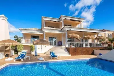 Image de Four Bedroom Villa -T143 - Almancil, Algarve