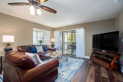 Image de Condo entièrement rénové de 2 chambres à coucher à Windsor Park à Kingston Plantation - 12b