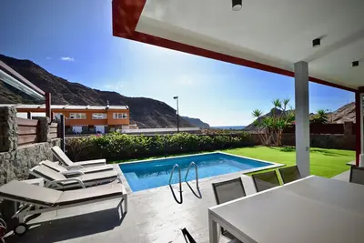 Image de Villa Katarina avec vue mer et piscine