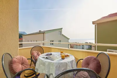 Apartments Zelic Tucepi  Blue Apartment