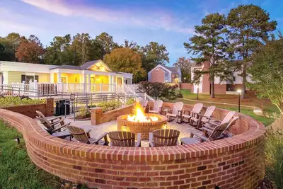 Image de Busch Gardens, \"William & Mary\", Water Country Usa, Wyndham Patriot's Place