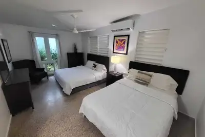 Image de Wao Seulement 8 chambres Maison 8mile Sju Airport beach Corporate Team Wedding Dest Groups