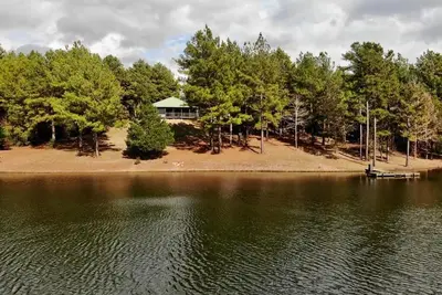 Image de Logan Springs Ranch - 142 acres avec lac, étangs et sentiers