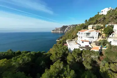 Image de Villa surplombant la mer. Vue magnifique