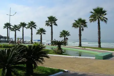 Image de Fit 3 chambres, 2 salons, peut accueillir jusqu'à 8 personnes et vue sur la mer.