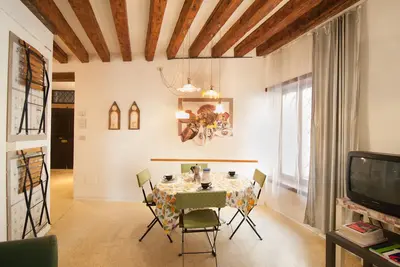 Image de Grandiben: Bel appartement typique, proche du front de mer et de la Biennale