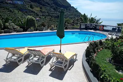 Image de Arcos Grands Suites avec immense piscine privée. Une Vue De Luxe & Detente!