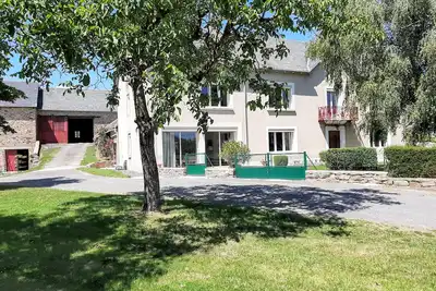 Image de Grand Gîte avec piscine pour 15 personnes dans l'ouest Aveyron