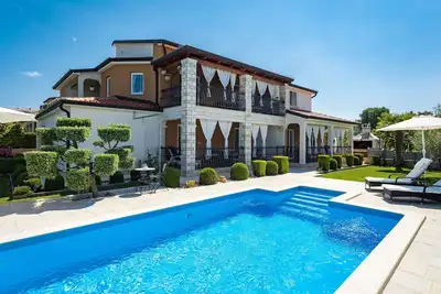 Image de Confortable appartement pour 6 personnes avec piscine, climatisation, Wifi, Tv et terrasse