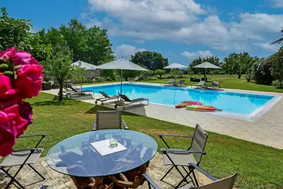 Image de Bel appartement dans une maison de vacances avec Wifi, climatisation, piscine, Tv et terrasse