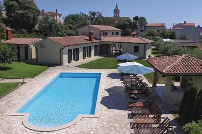 Image de Belle maison à Liznjan avec sauna