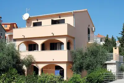 Joli appartement pour 4 personnes avec Wifi, climatisation, Tv, terrasse et parking